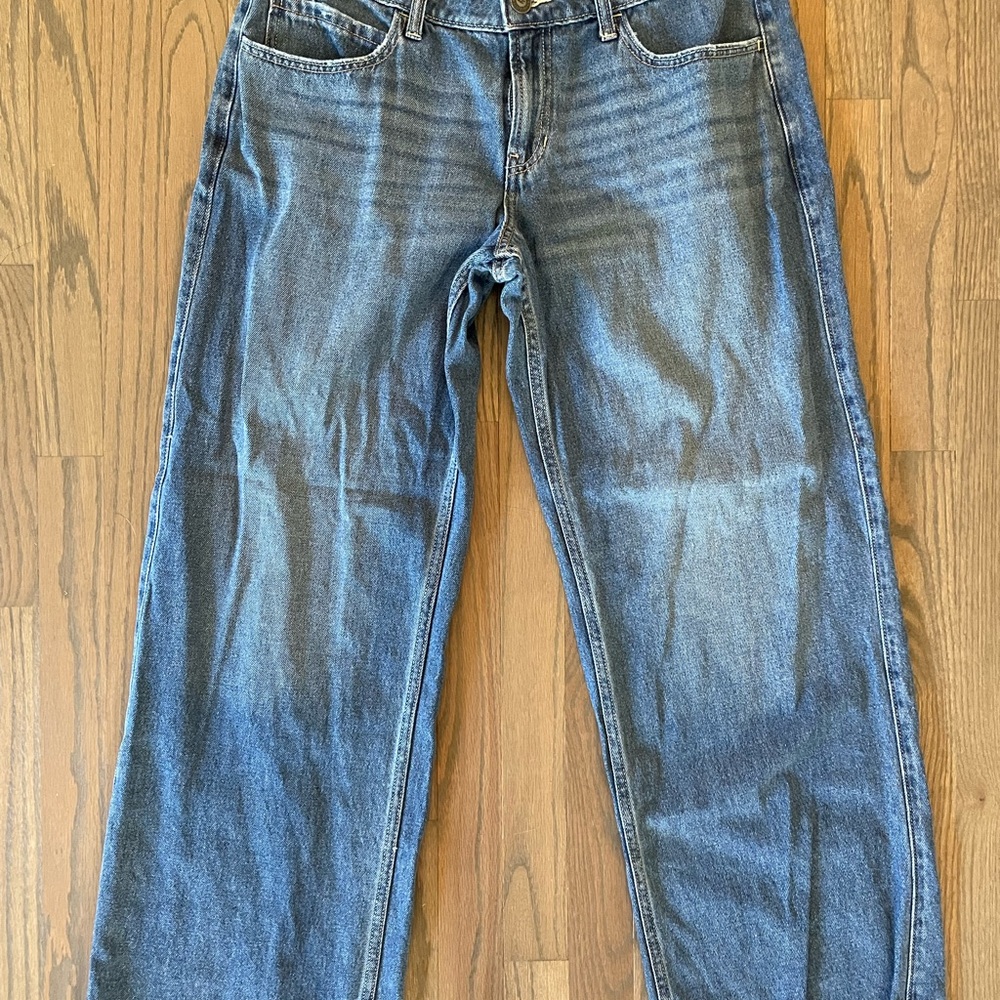 Hollister Women's Low Rise Baggy Jeans, Size 10R, Waist 30 - Picture 3 of 11